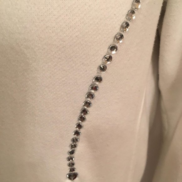 ADORABLE  y2k hoodie with hello kitty logo and crystal details! - Picture 10 of 15